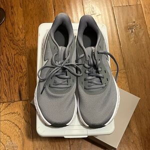 Nike Men's Charcoal Gray Athletic Shoes